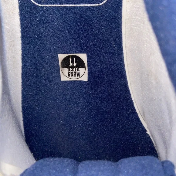 Authentic Nike Men”s Sneakers size11 NWOT - Picture 10 of 11